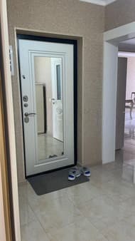 Продам трехкомнатную квартиру, 85 м², этаж 2 из 8. Фото 1