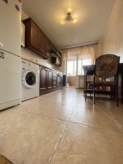 Продаю трехкомнатную квартиру, 80 м², этаж 4 из 5. Фото 2