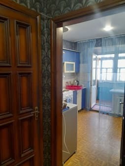 Аренда двухкомнатной квартиры, 63 м², этаж 4 из 5. Фото 1