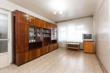 Купить трехкомнатную квартиру, 56.4 м², этаж 2 из 5. Фото 1