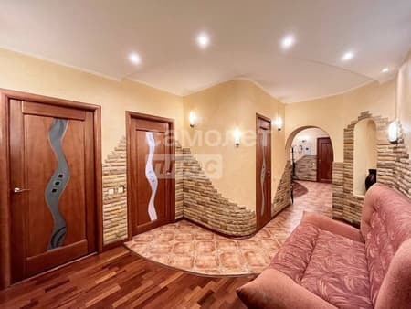 Продам трехкомнатную квартиру, 107.5 м², этаж 4 из 7. Фото 2
