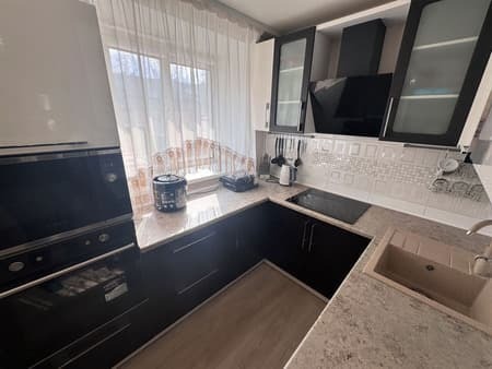 Продается трехкомнатная квартира, 51.5 м², этаж 1 из 5. Фото 1