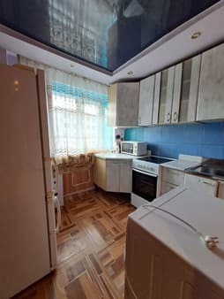 Сдается двухкомнатная квартира, 43 м², этаж 3 из 5. Фото 1