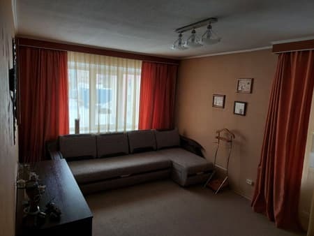 Продажа двухкомнатной квартиры, 52 м², этаж 4 из 9. Фото 1