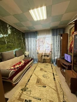 Продажа комнаты, 35 м², этаж 2 из 5. Фото 2