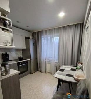 Продам двухкомнатную квартиру, 48 м², этаж 4 из 5. Фото 1