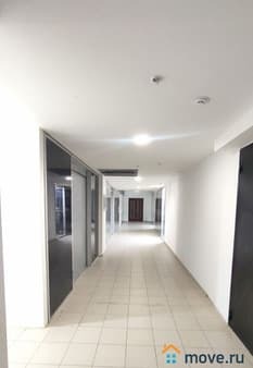 Продам торговое помещение, 23 м², этаж 3 из 6. Фото 1