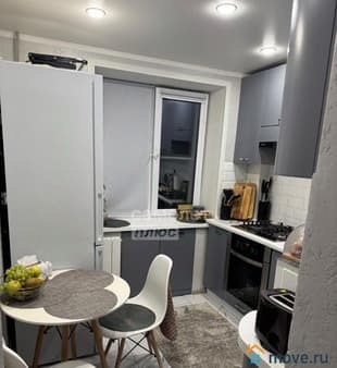 Продаем трехкомнатную квартиру, 42 м², этаж 3 из 5. Фото 1