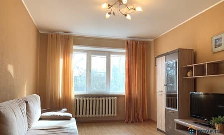 Продать трехкомнатную квартиру, 63 м², этаж 3 из 9. Фото 1