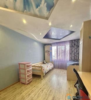 Продаем двухкомнатную квартиру, 55.6 м², этаж 2 из 9. Фото 1