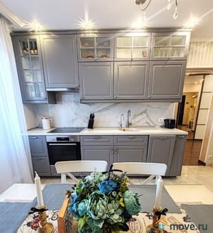 Продается трехкомнатная квартира, 77.6 м², этаж 3 из 10. Фото 1