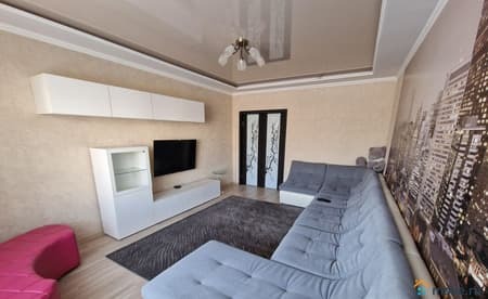 Снять двухкомнатную квартиру, 67 м², этаж 3 из 6. Фото 1