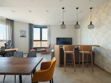 2-комн. квартира, 105.2 м²