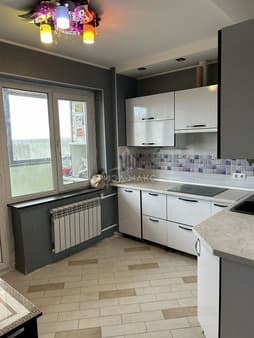 Купить однокомнатную квартиру, 37.6 м², этаж 10 из 10. Фото 2