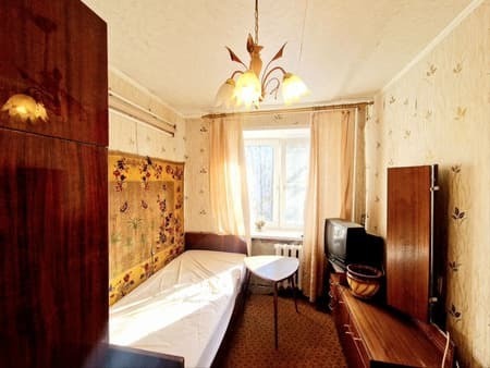Продаю четырехкомнатную квартиру, 69 м², этаж 4 из 5. Фото 1