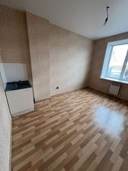 Купить однокомнатную квартиру, 42.1 м², этаж 1 из 10. Фото 1