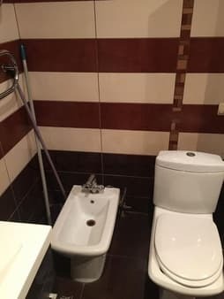 Продать трехкомнатную квартиру, 74 м², этаж 2 из 4. Фото 4