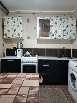 Продать трехкомнатную квартиру, 70.7 м², этаж 3 из 5. Фото 1