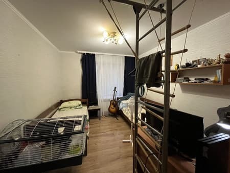 Продаем двухкомнатную квартиру, 58.8 м², этаж 1 из 9. Фото 2