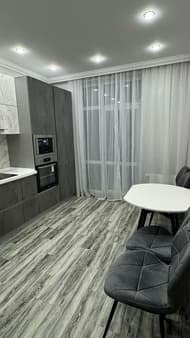 Снять однокомнатную квартиру, 42 м², этаж 18 из 19. Фото 1
