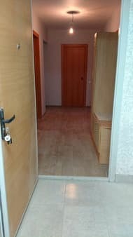 Продать трехкомнатную квартиру, 65 м², этаж 4 из 10. Фото 1
