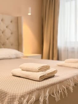 Продать трехкомнатную квартиру, 64 м², этаж 2 из 5. Фото 2