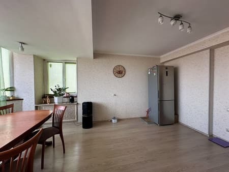 Продаем трехкомнатную квартиру, 95.6 м², этаж 8 из 10. Фото 6