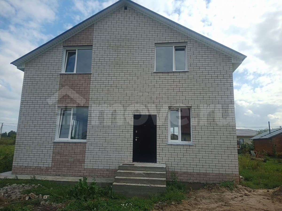 дом, 170 м², 10 соток