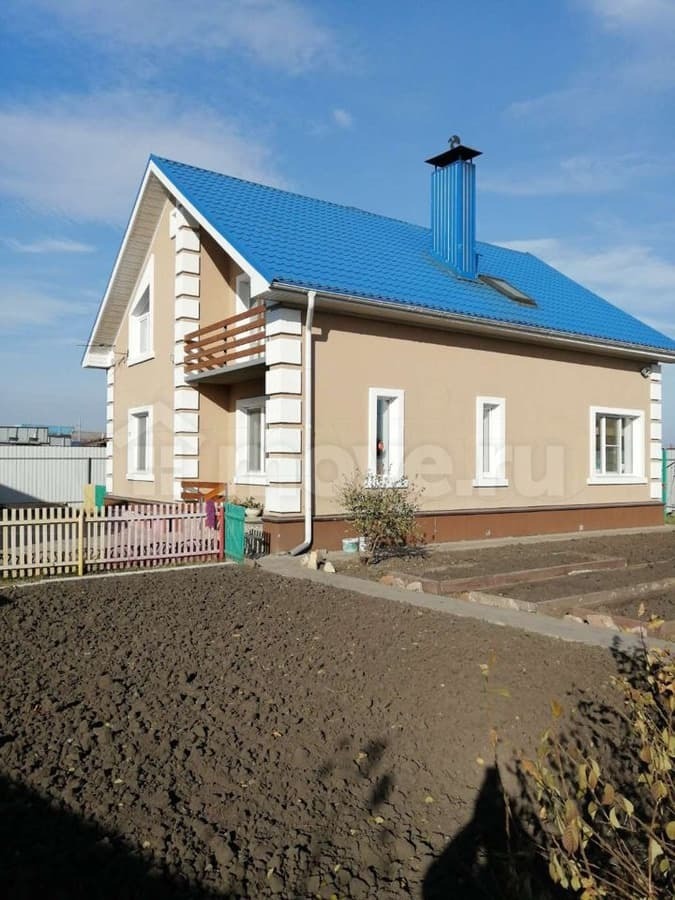 дом, 210 м², 10 соток