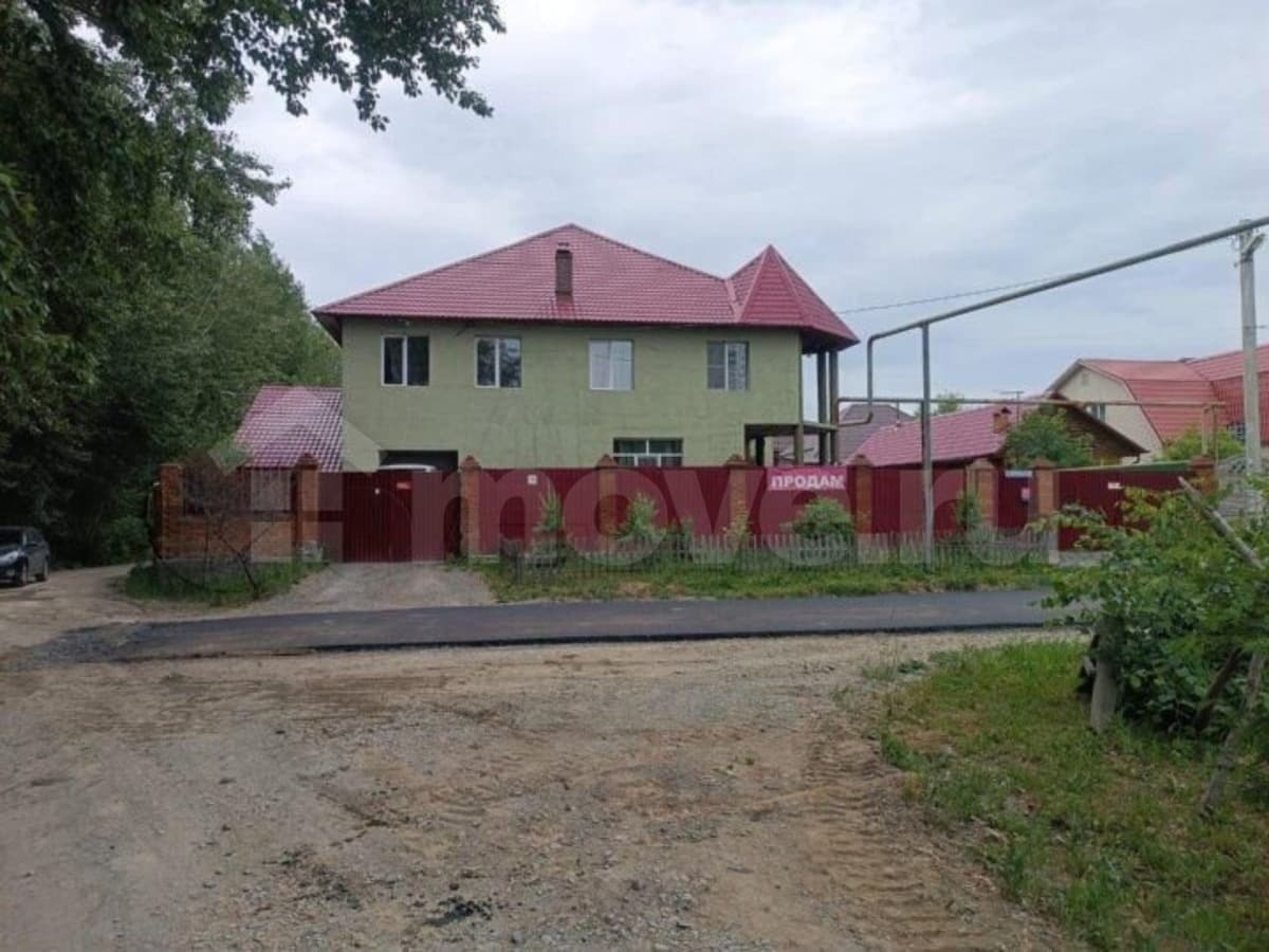 дом, 285 м², 7.6 сотки
