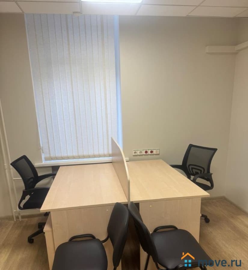 офис, 12.4 м²