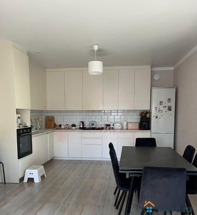 дом, 140 м², 6 соток