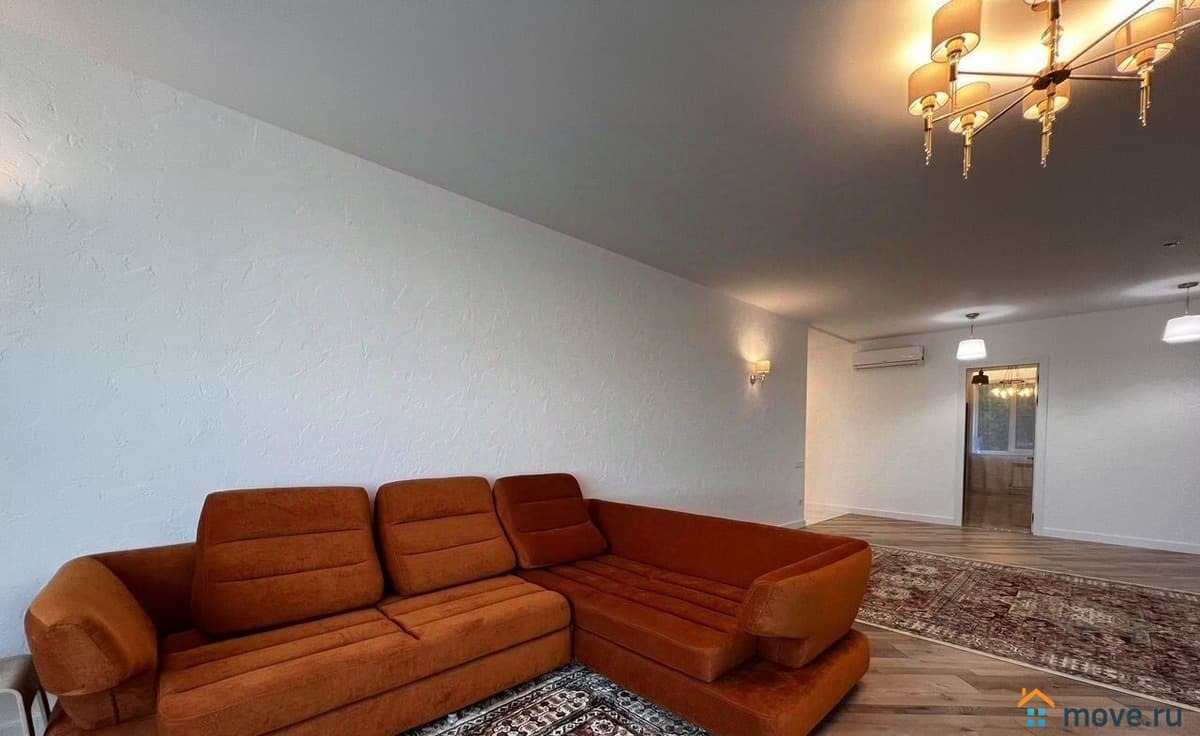 4-комн. квартира, 200 м²