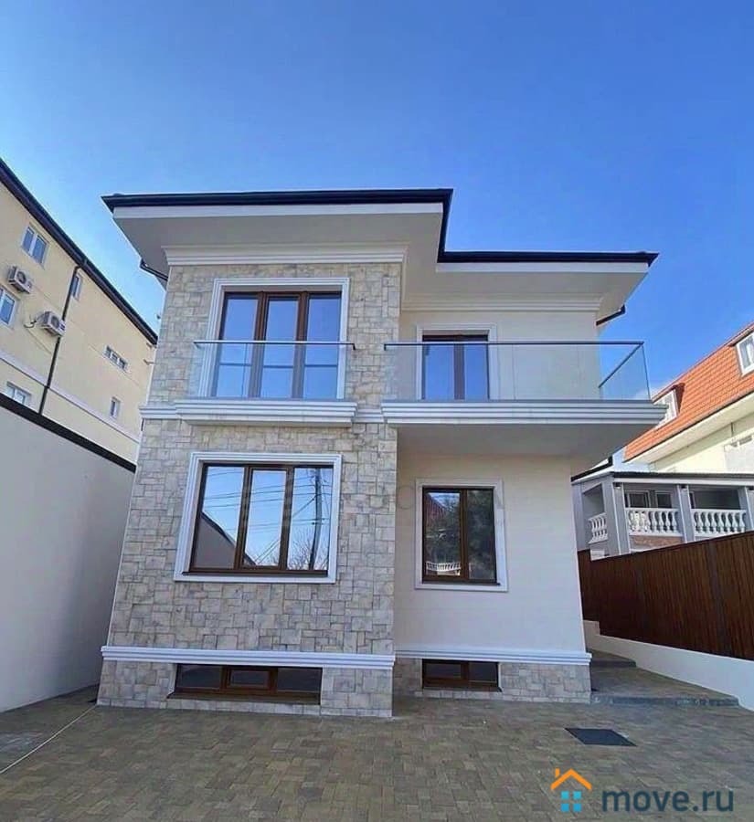 коттедж, 297 м², 2.8 сотки
