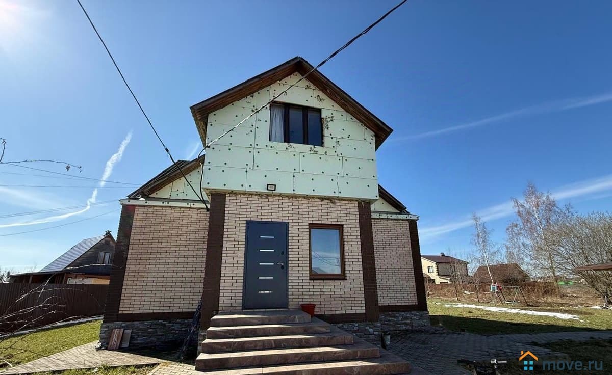 дом, 215 м², 10 соток