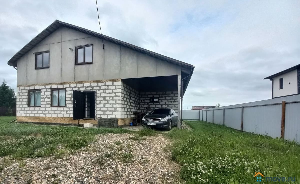 дом, 200 м², 9 соток