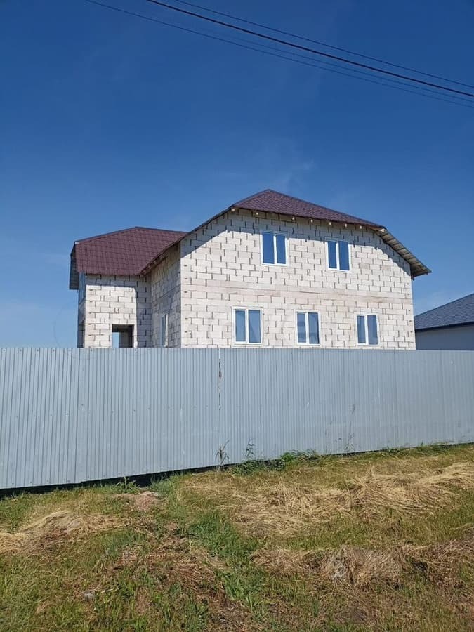 дом, 368 м², 15 соток