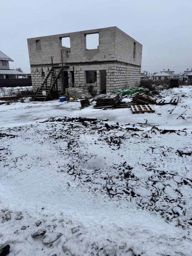 дом, 240 м², 8 соток