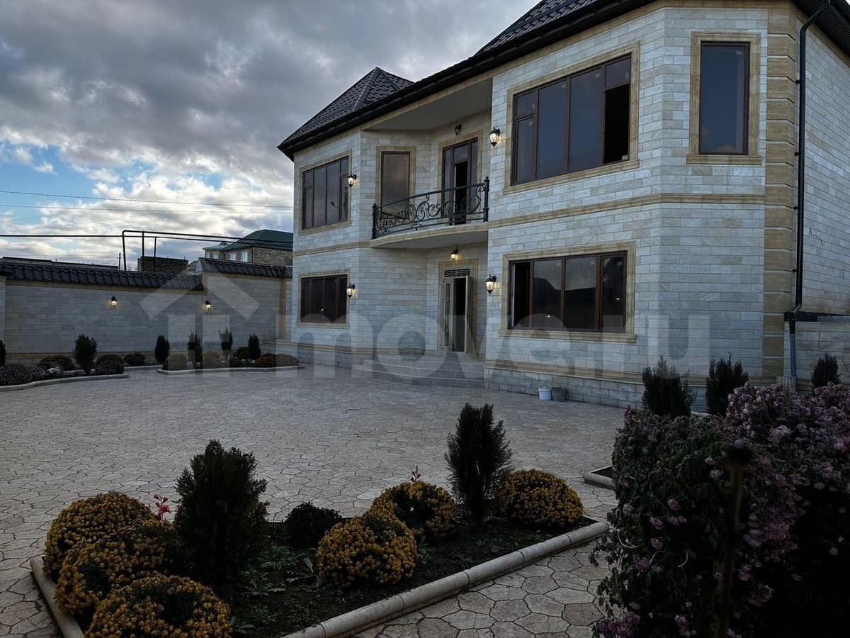 дом, 400 м², 5.5 сотки