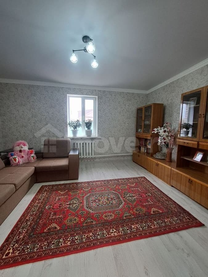 дом, 200 м², 7.5 сотки