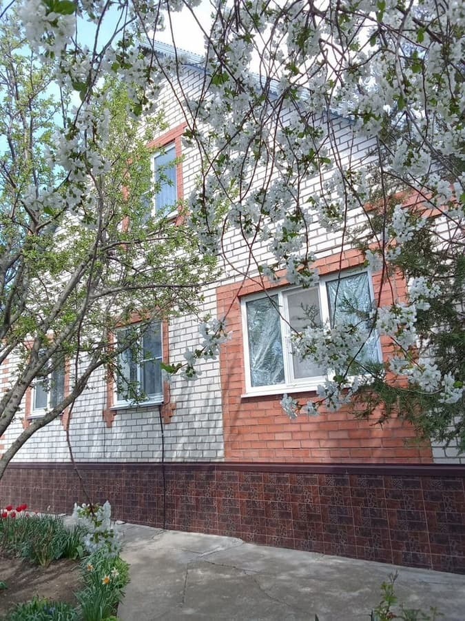 дом, 140 м², 9 соток