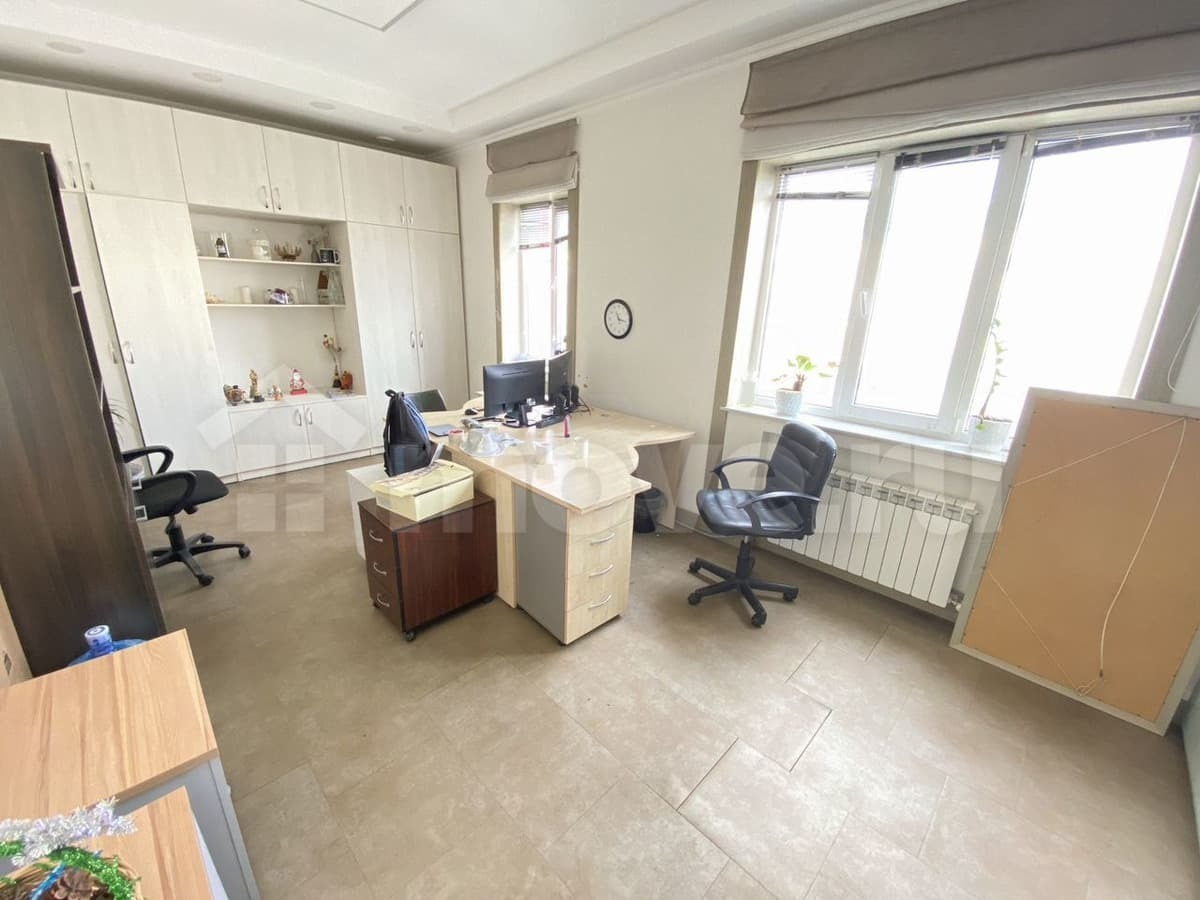 офис, 130 м²