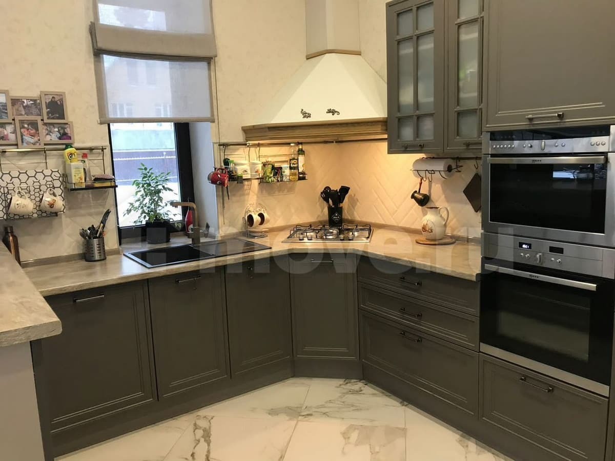дом, 250 м², 16 соток