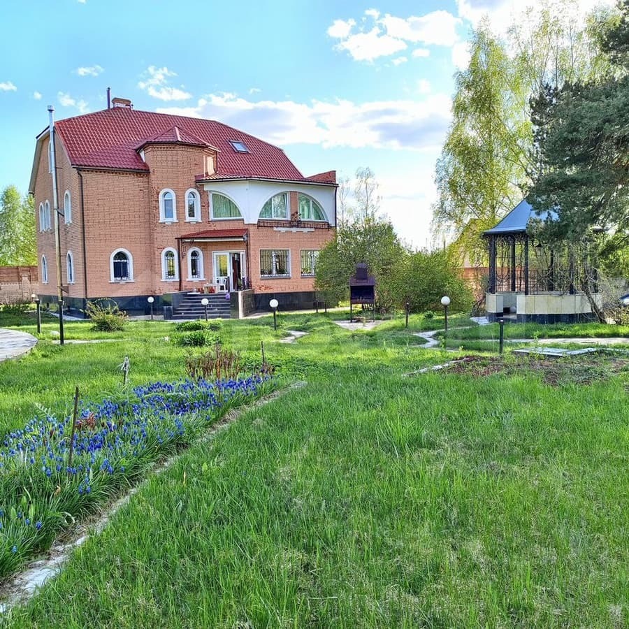 дом, 280 м², 40 соток